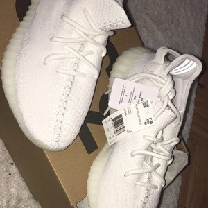 BRAND NEW!!! Yeezys Adidas Boost 350 V2